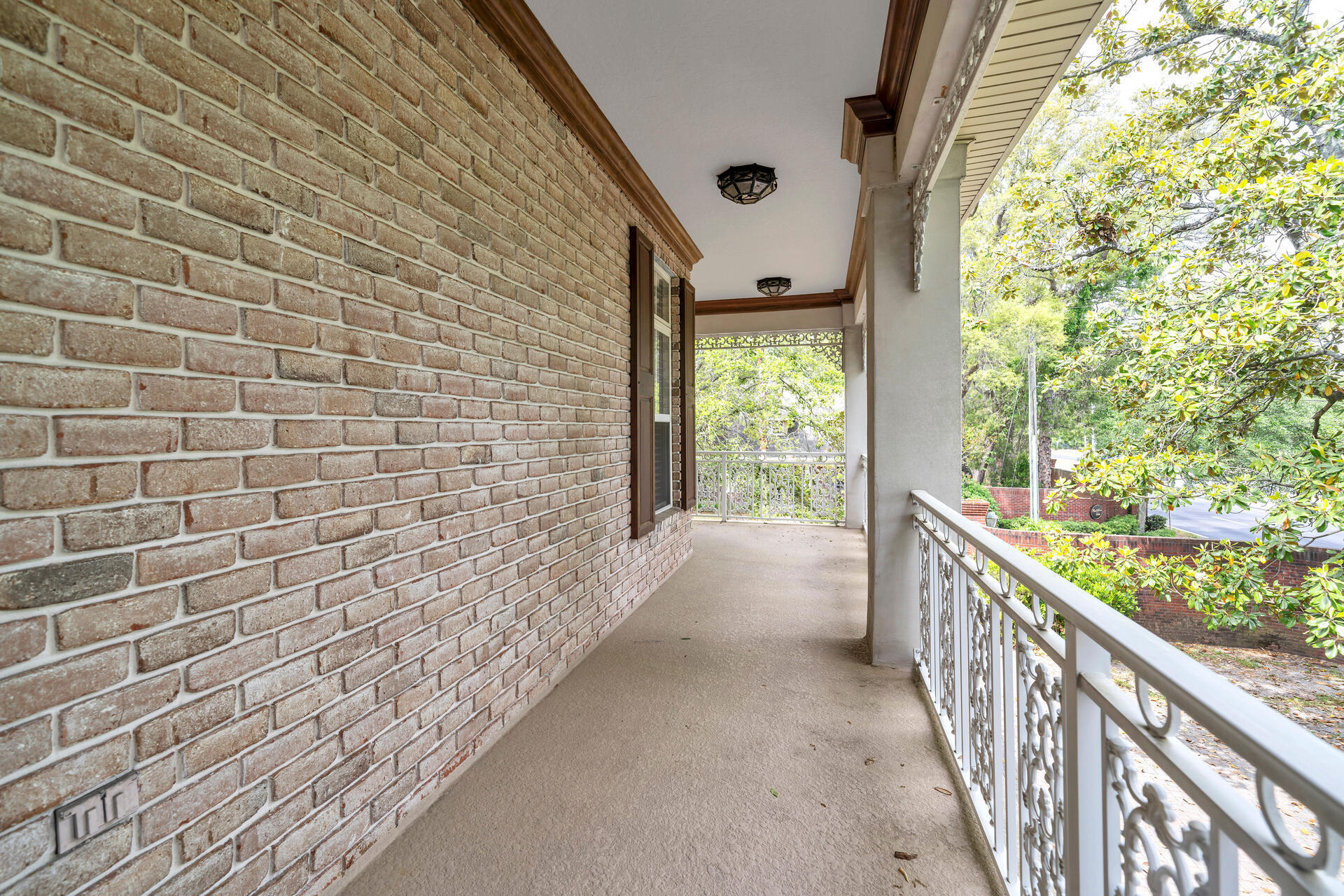 2 Plantation Oaks Drive
