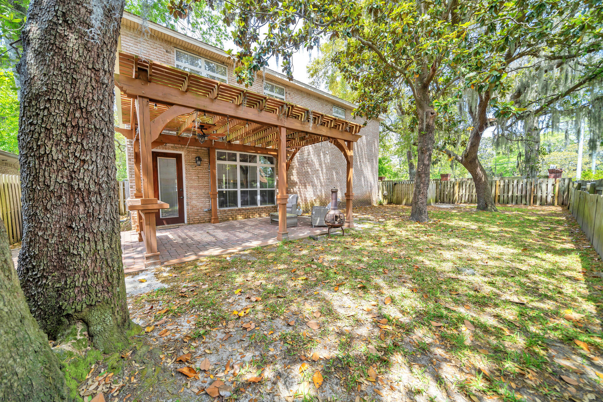 2 Plantation Oaks Drive