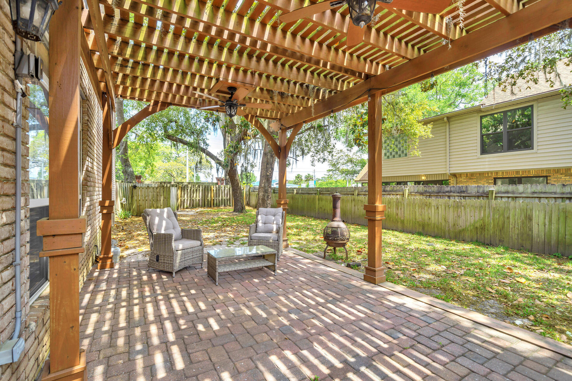2 Plantation Oaks Drive