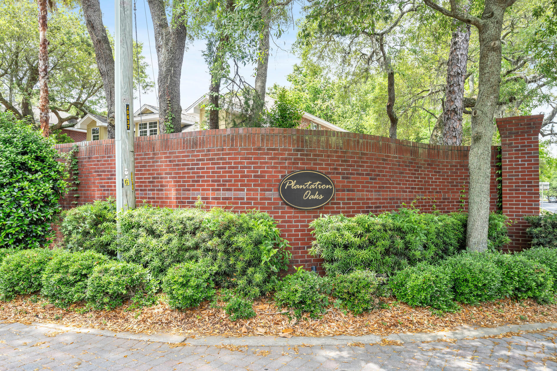 2 Plantation Oaks Drive