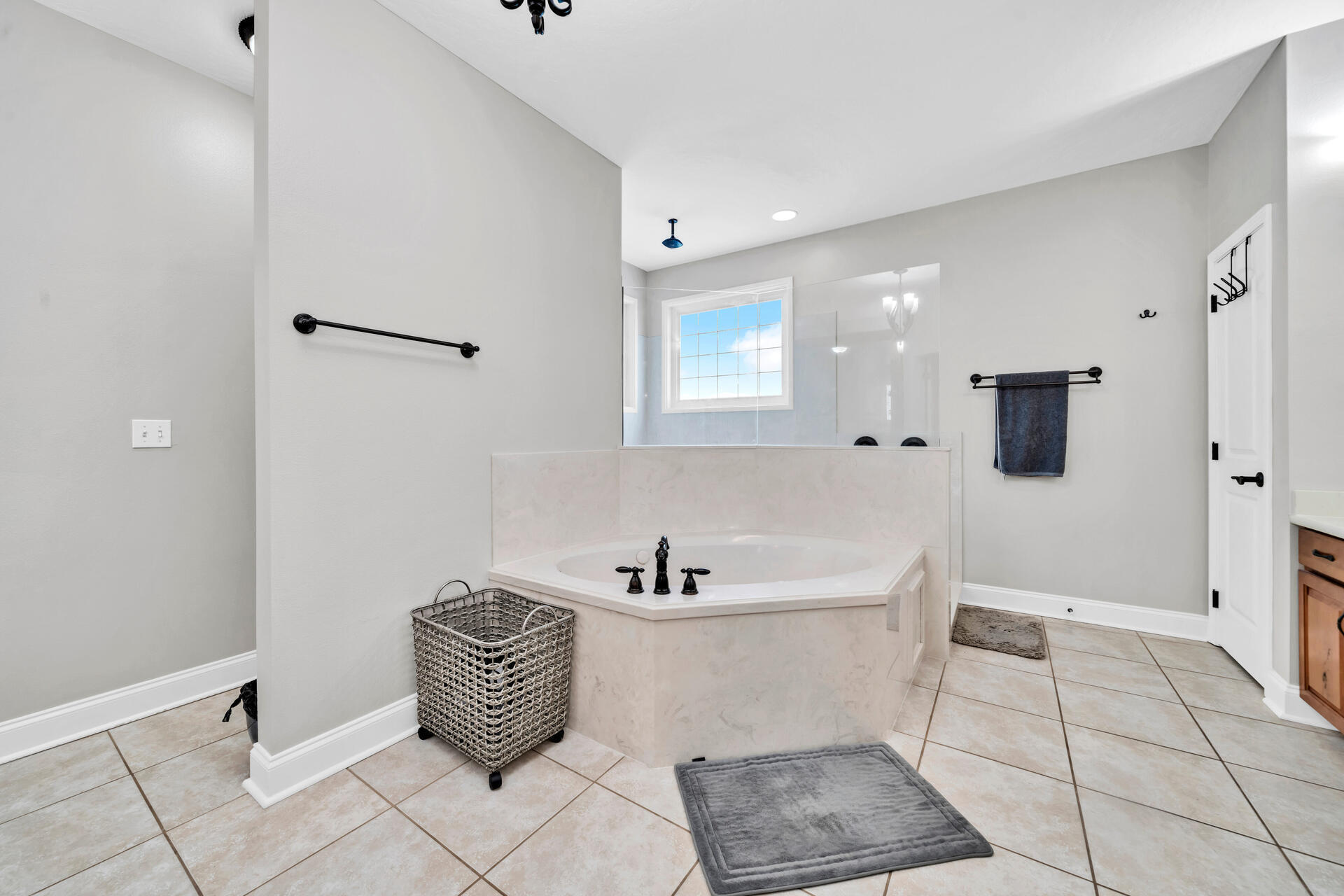 2 Plantation Oaks Drive