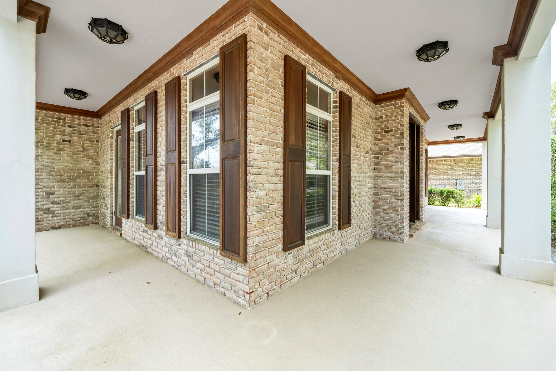 2 Plantation Oaks Drive