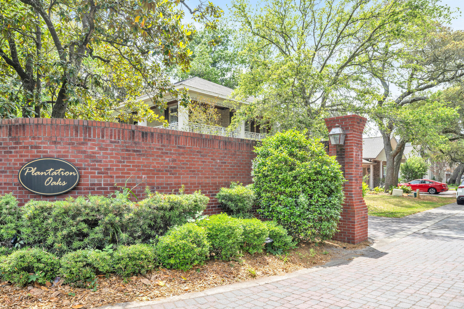 2 Plantation Oaks Drive