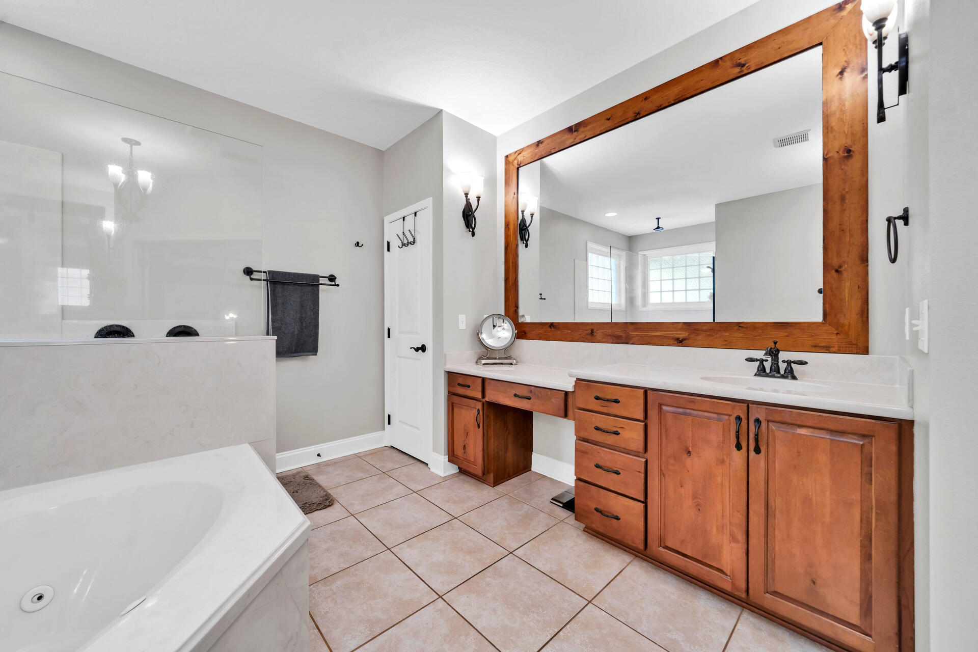 2 Plantation Oaks Drive