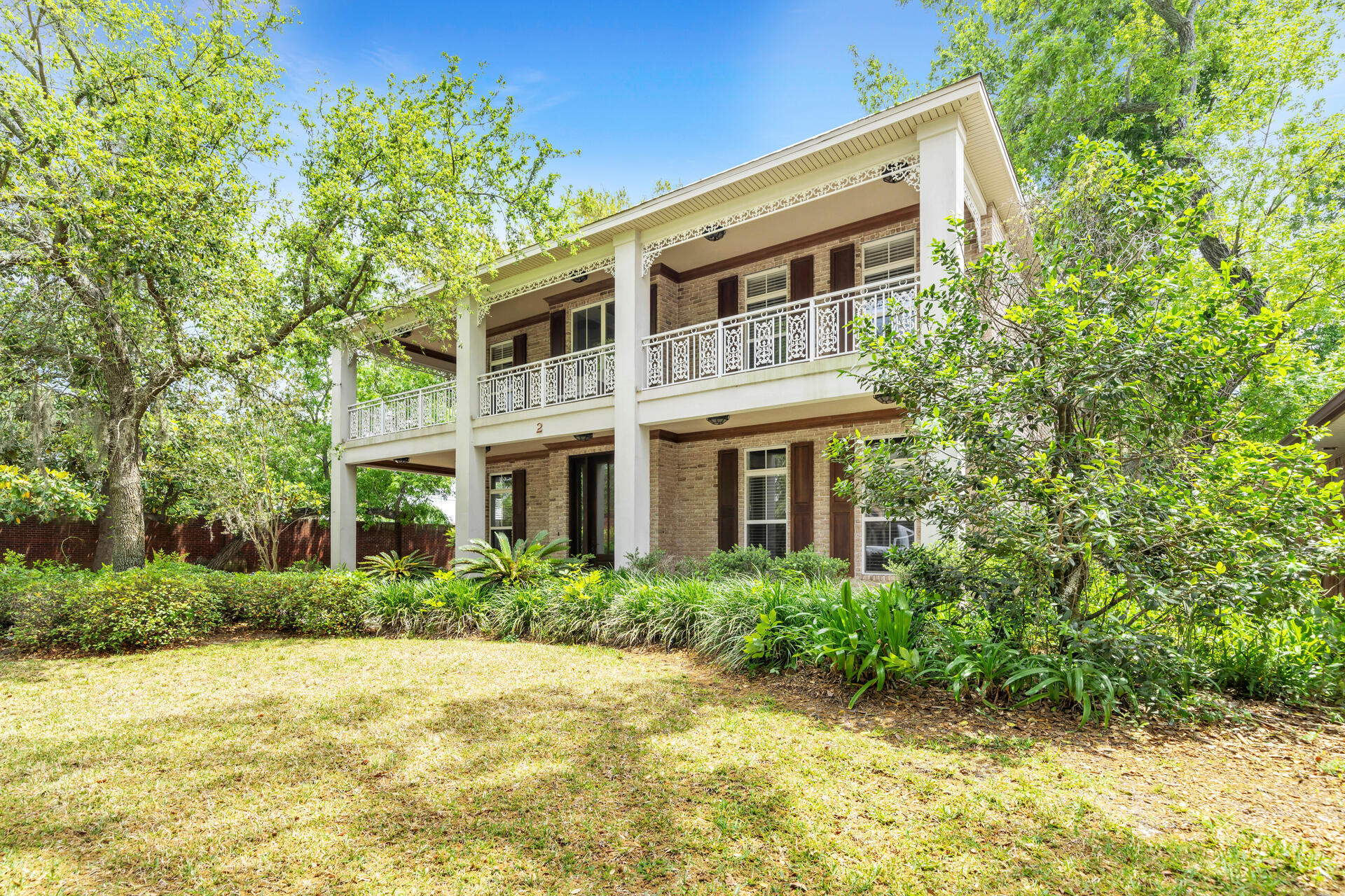 2 Plantation Oaks Drive