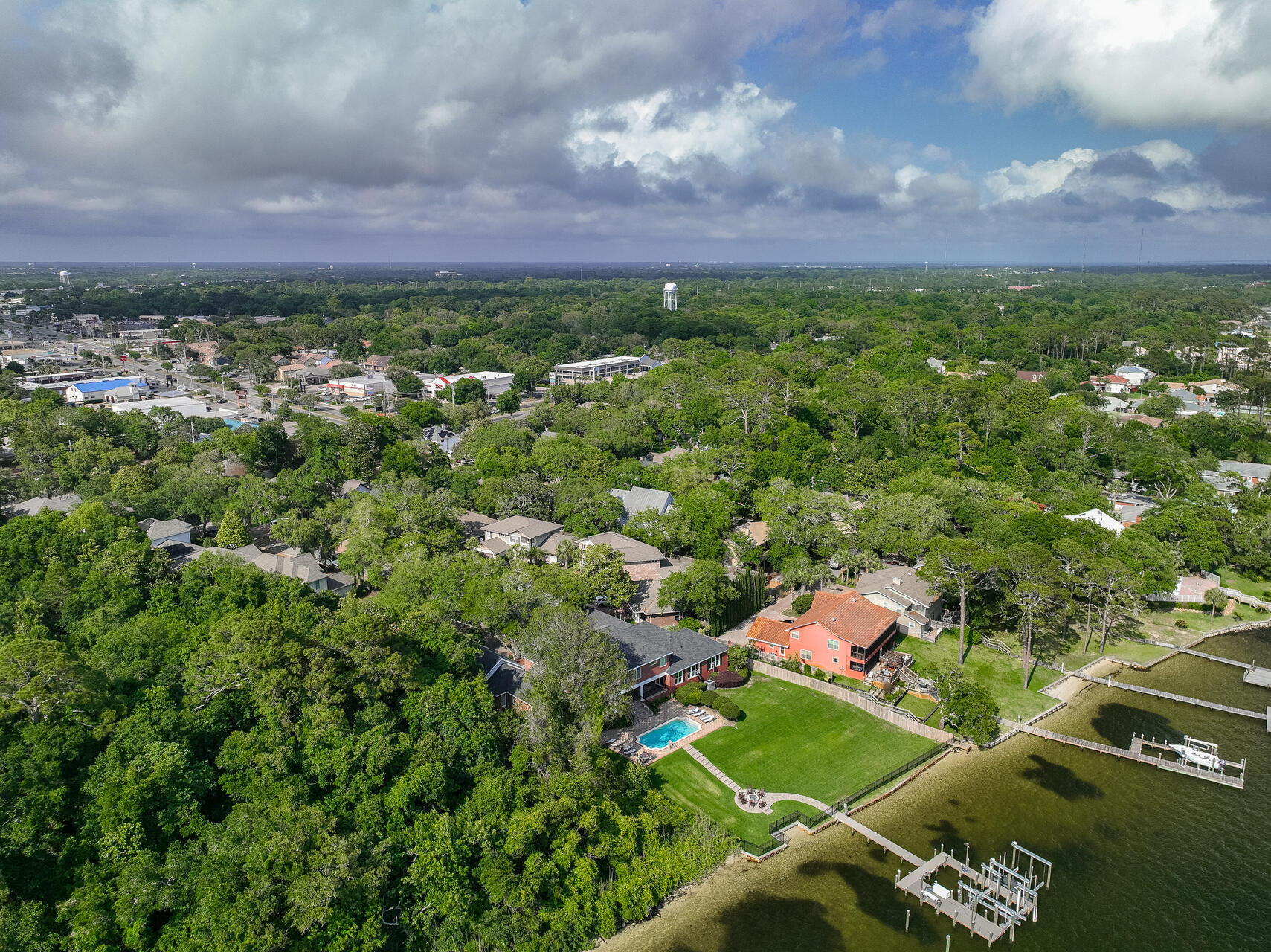 2 Plantation Oaks Drive
