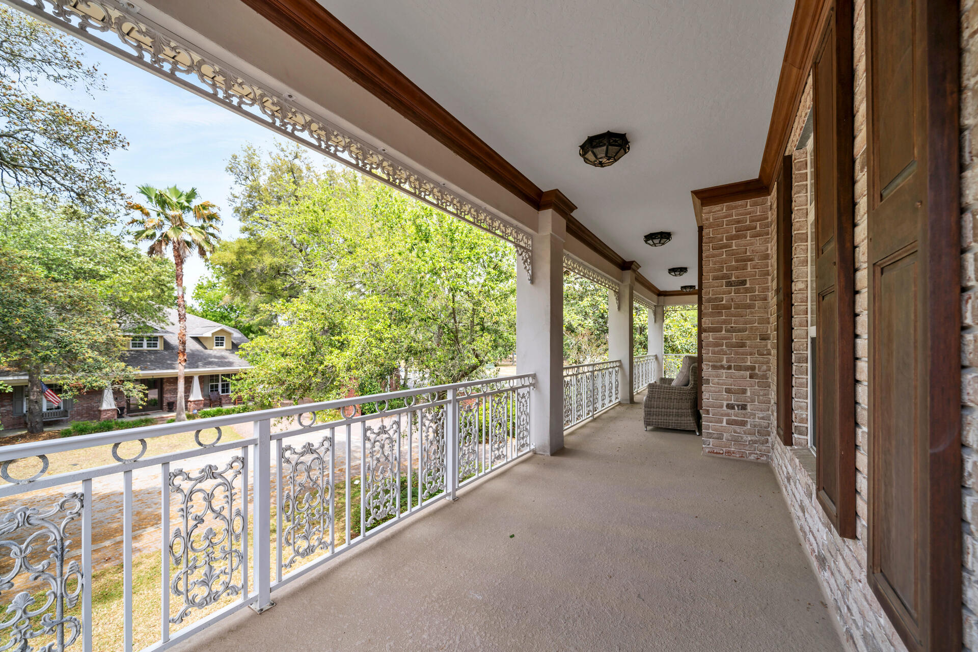 2 Plantation Oaks Drive