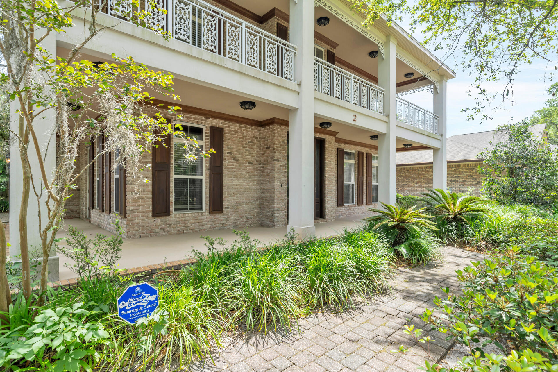 2 Plantation Oaks Drive