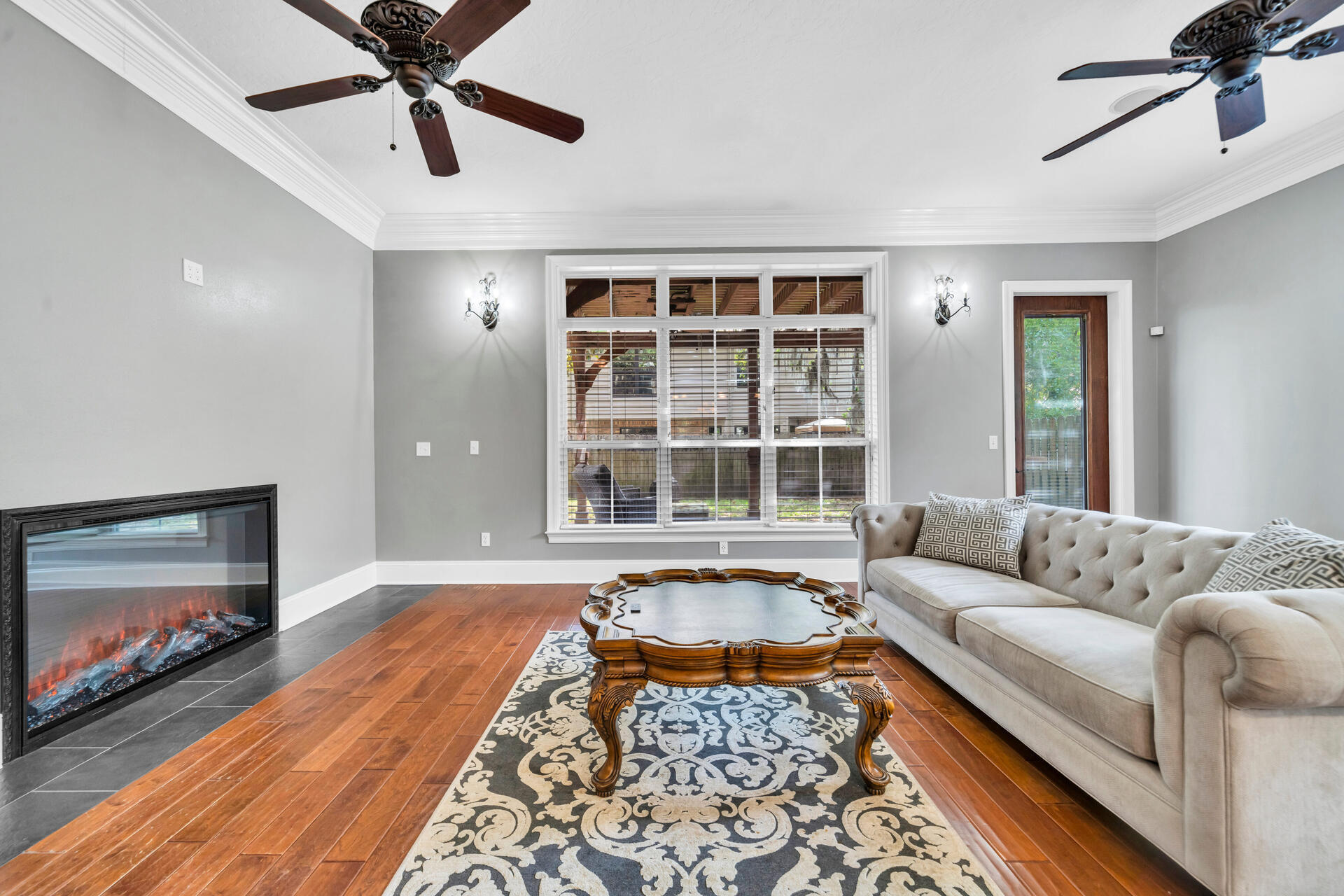 2 Plantation Oaks Drive