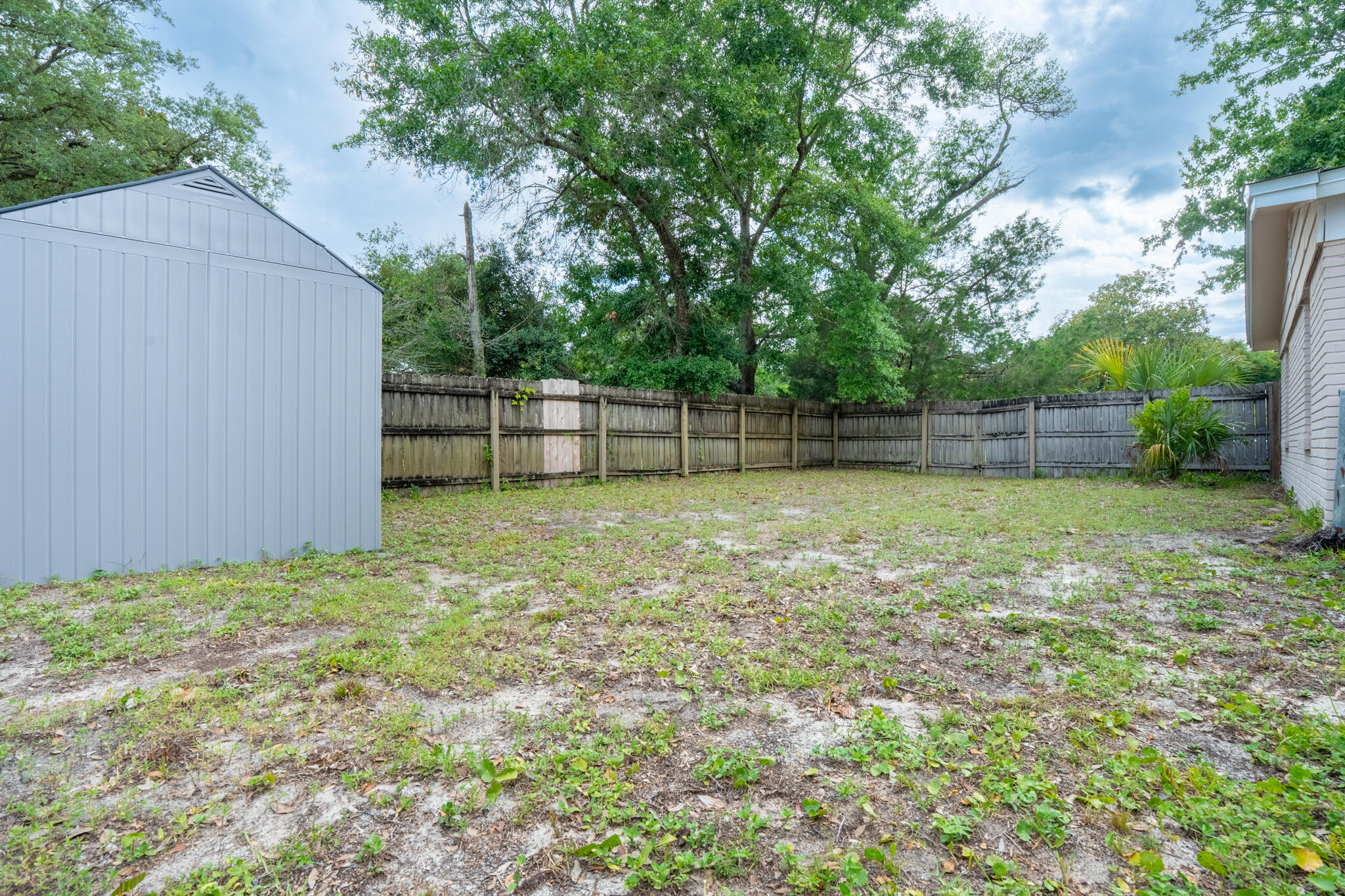 136 NW Robinwood Drive