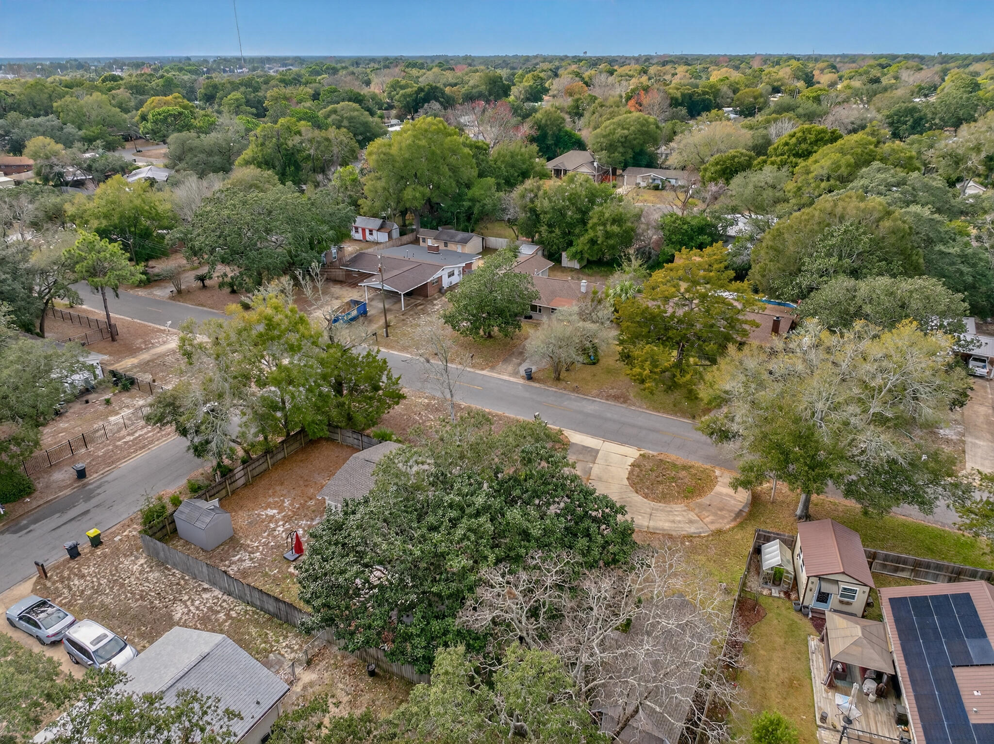 136 NW Robinwood Drive