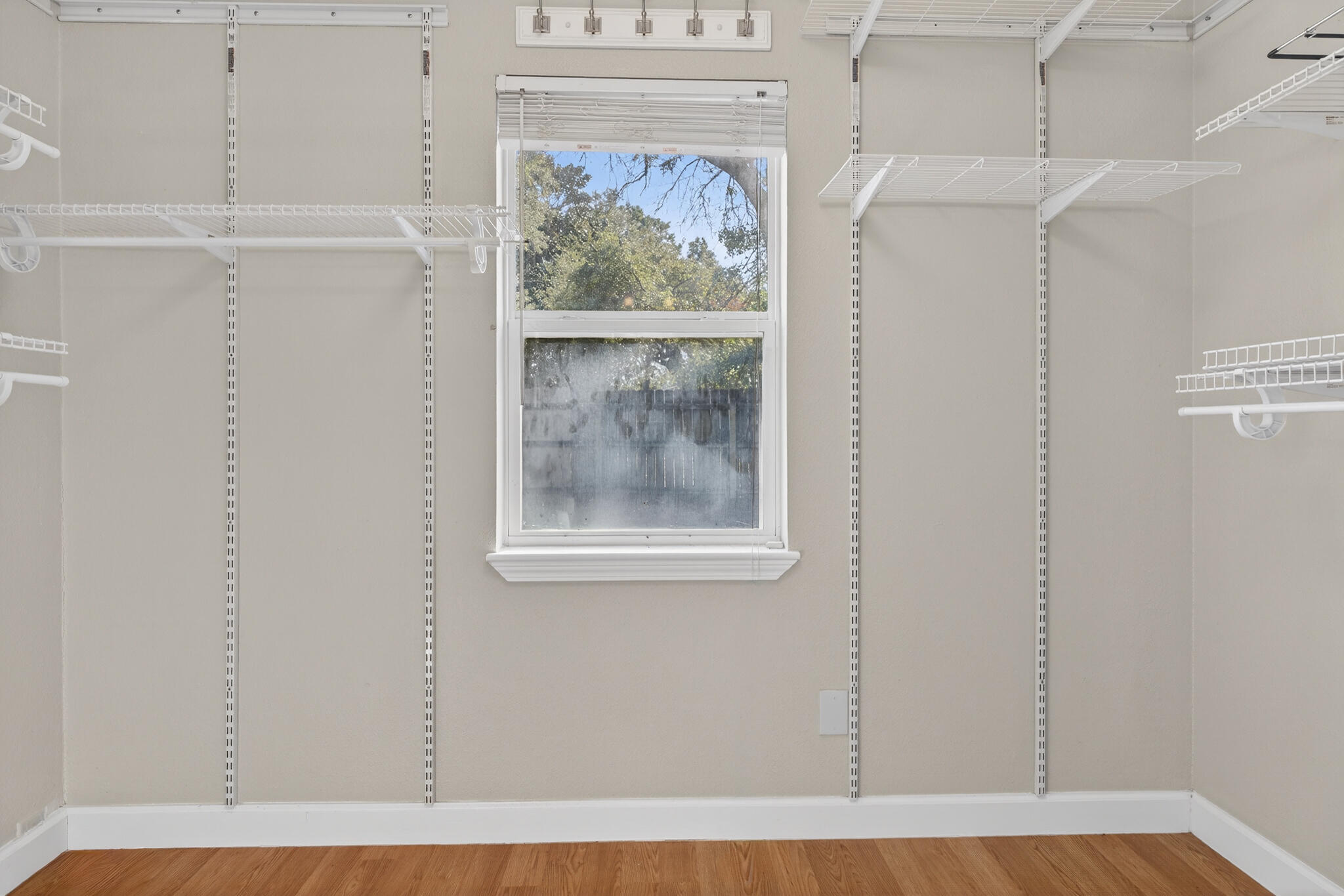 136 NW Robinwood Drive