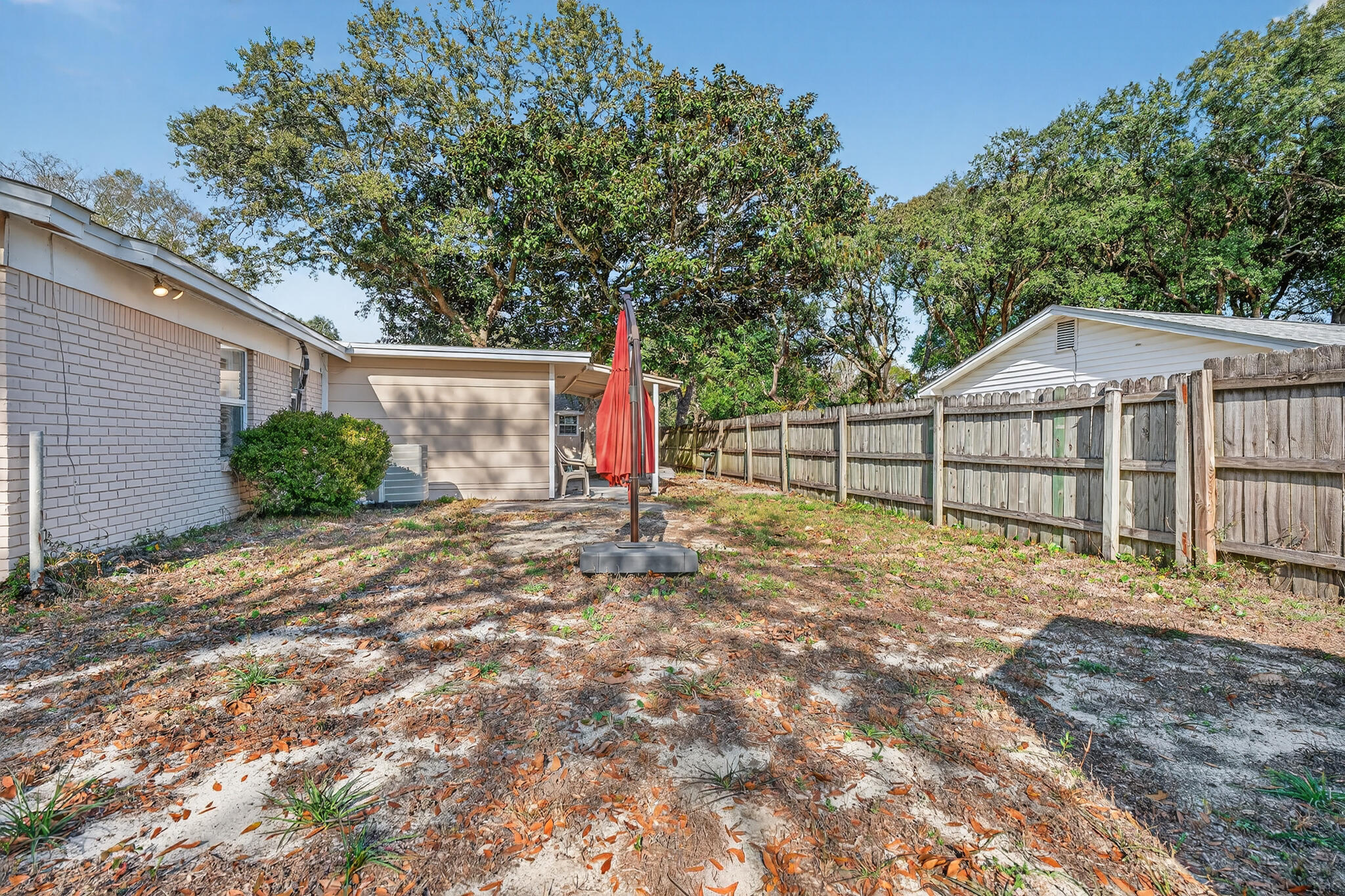 136 NW Robinwood Drive