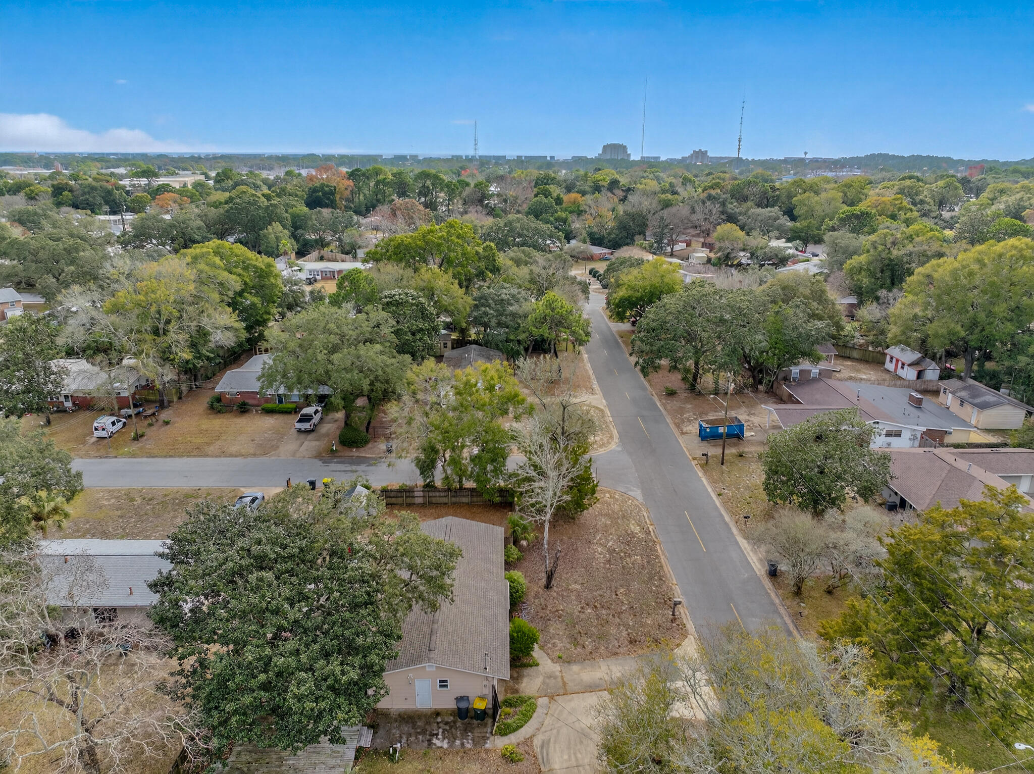 136 NW Robinwood Drive