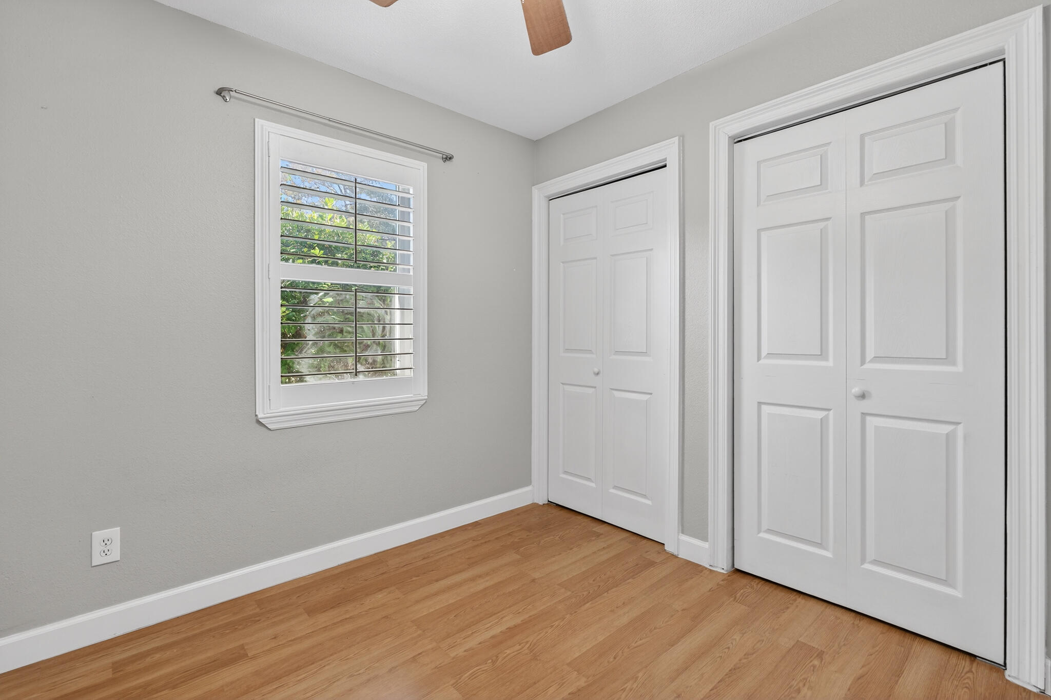 136 NW Robinwood Drive