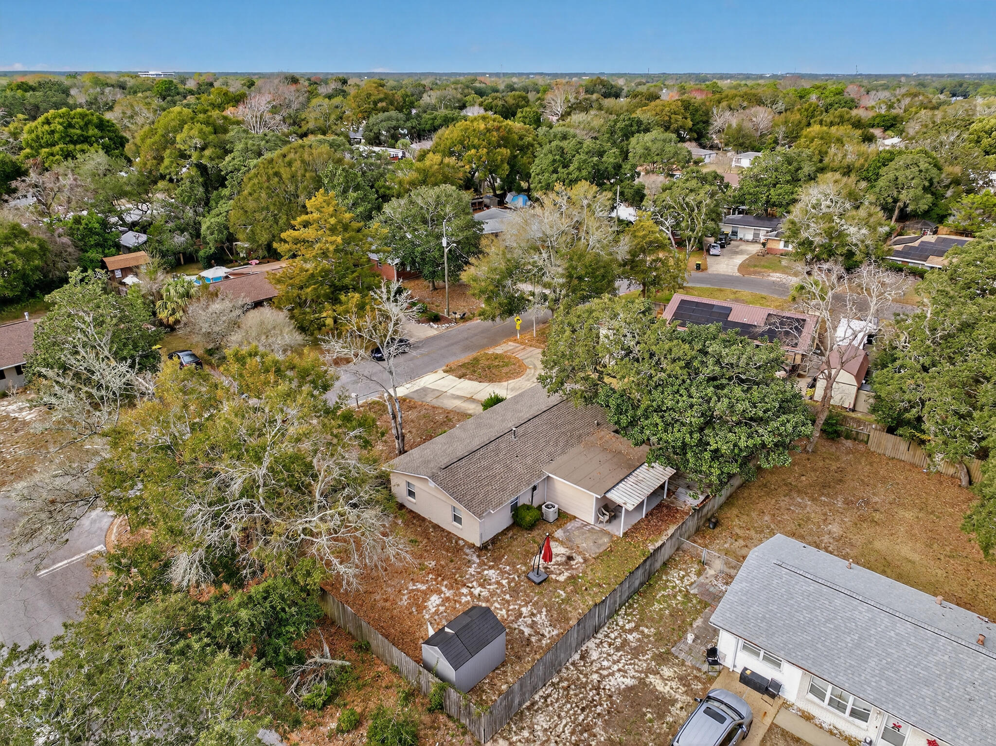 136 NW Robinwood Drive