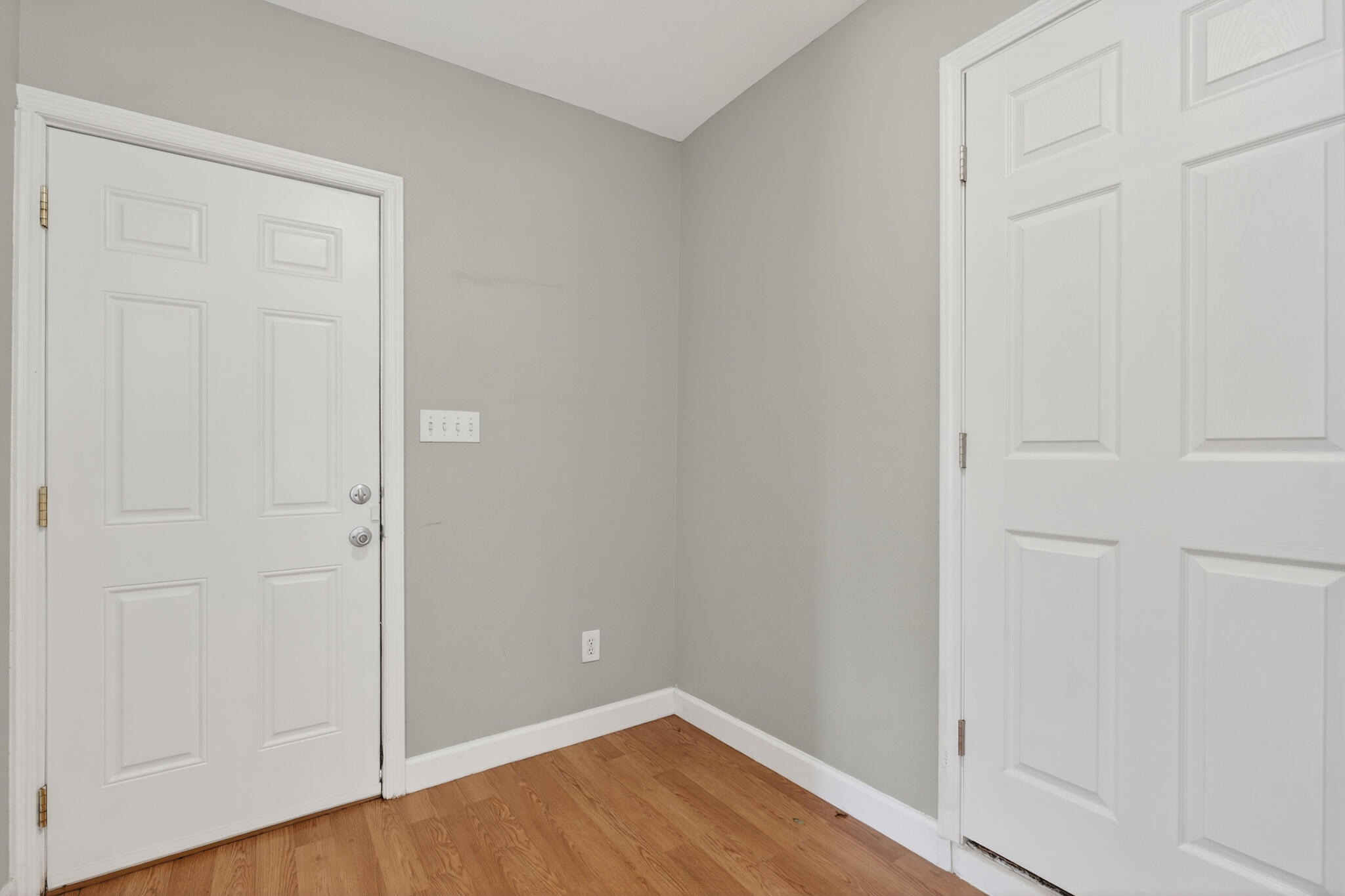 136 NW Robinwood Drive