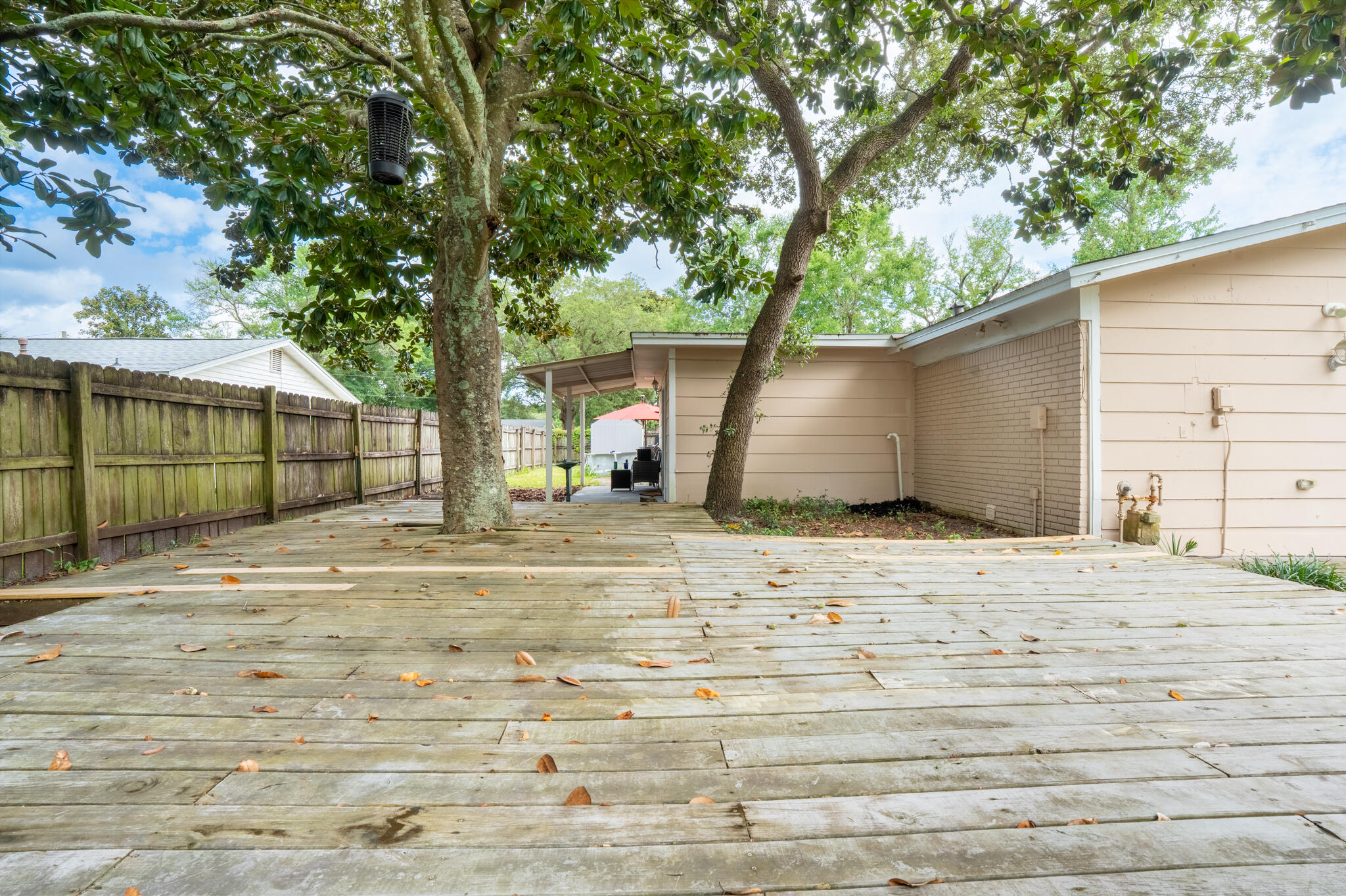 136 NW Robinwood Drive