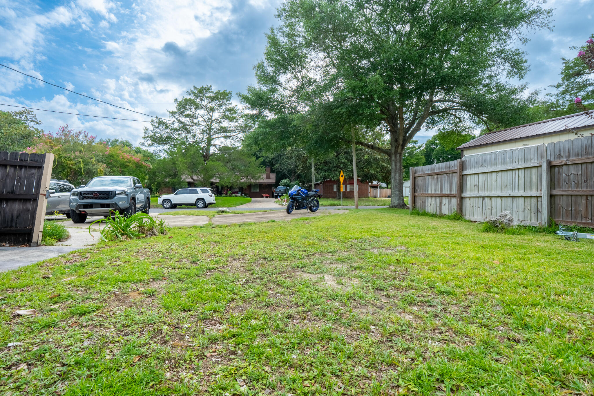 136 NW Robinwood Drive