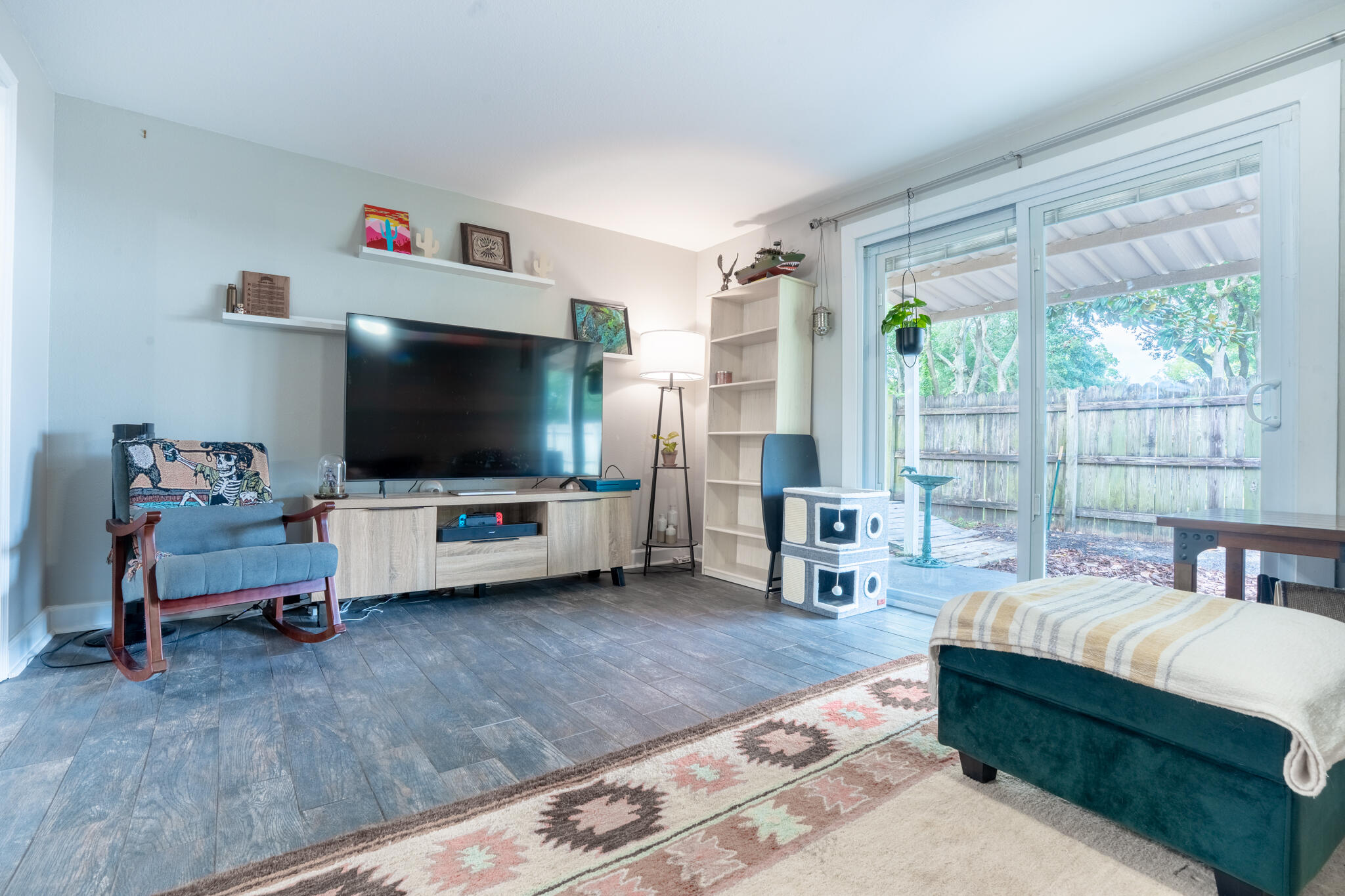 136 NW Robinwood Drive