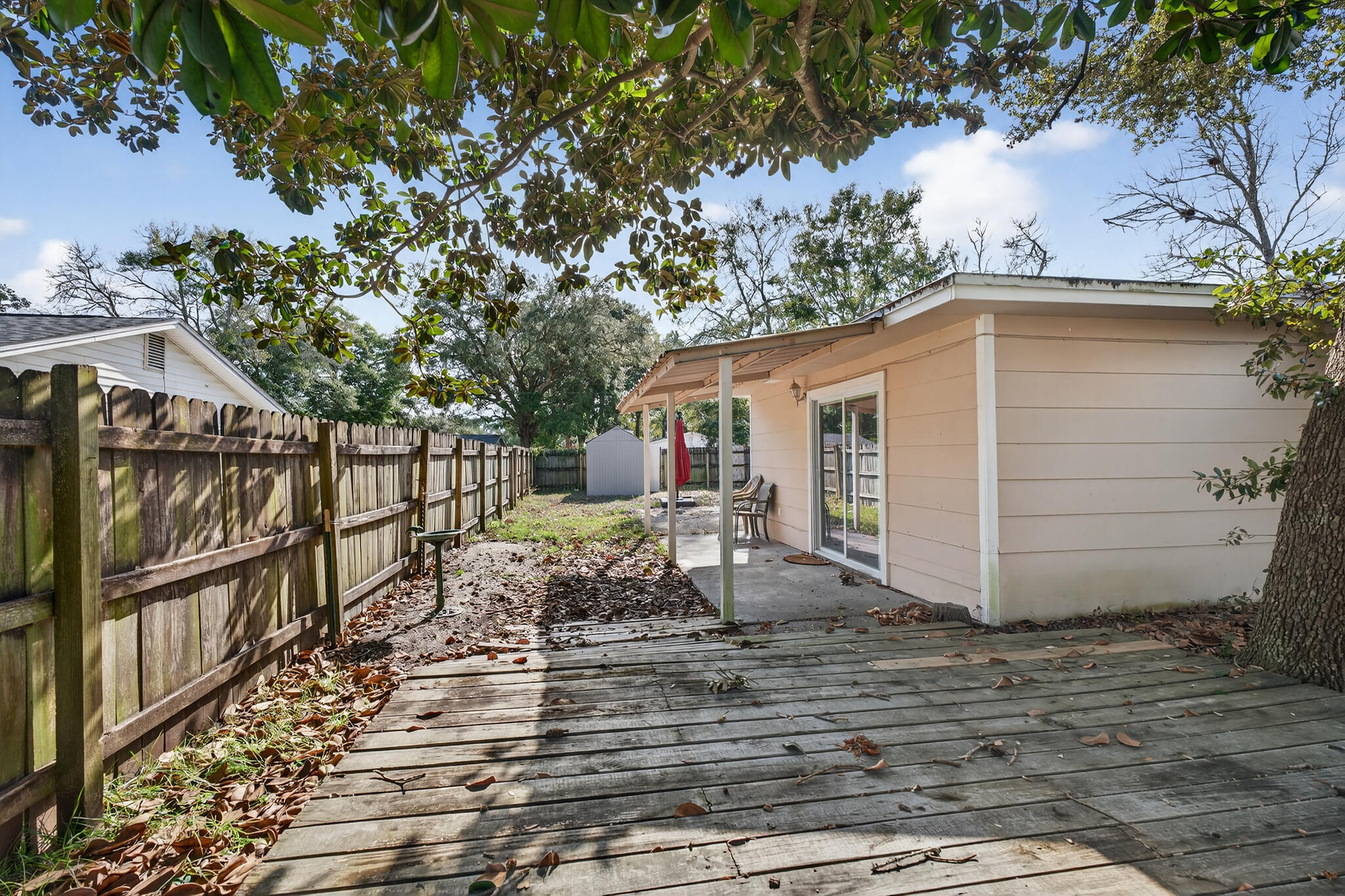 136 NW Robinwood Drive