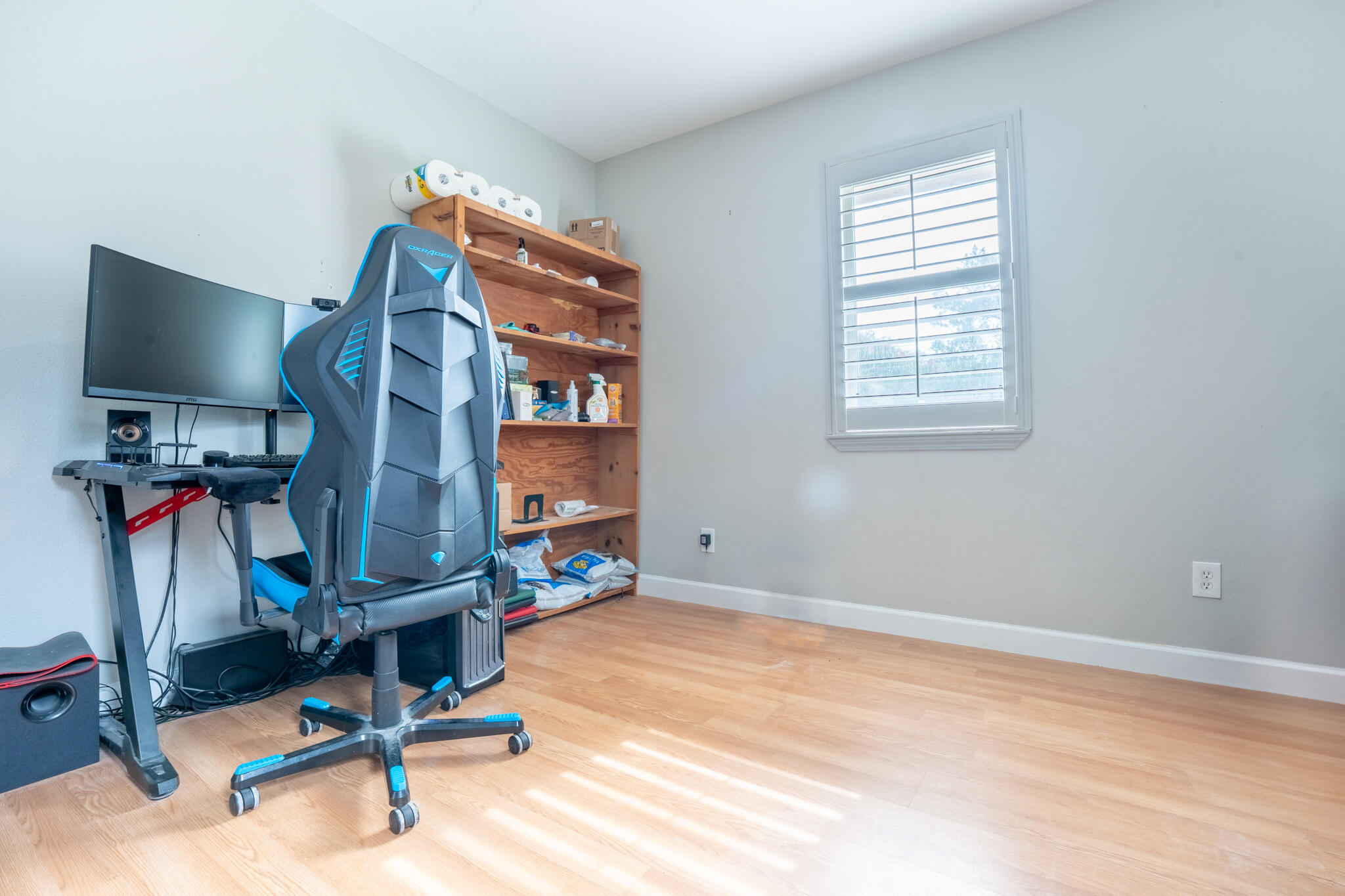 136 NW Robinwood Drive