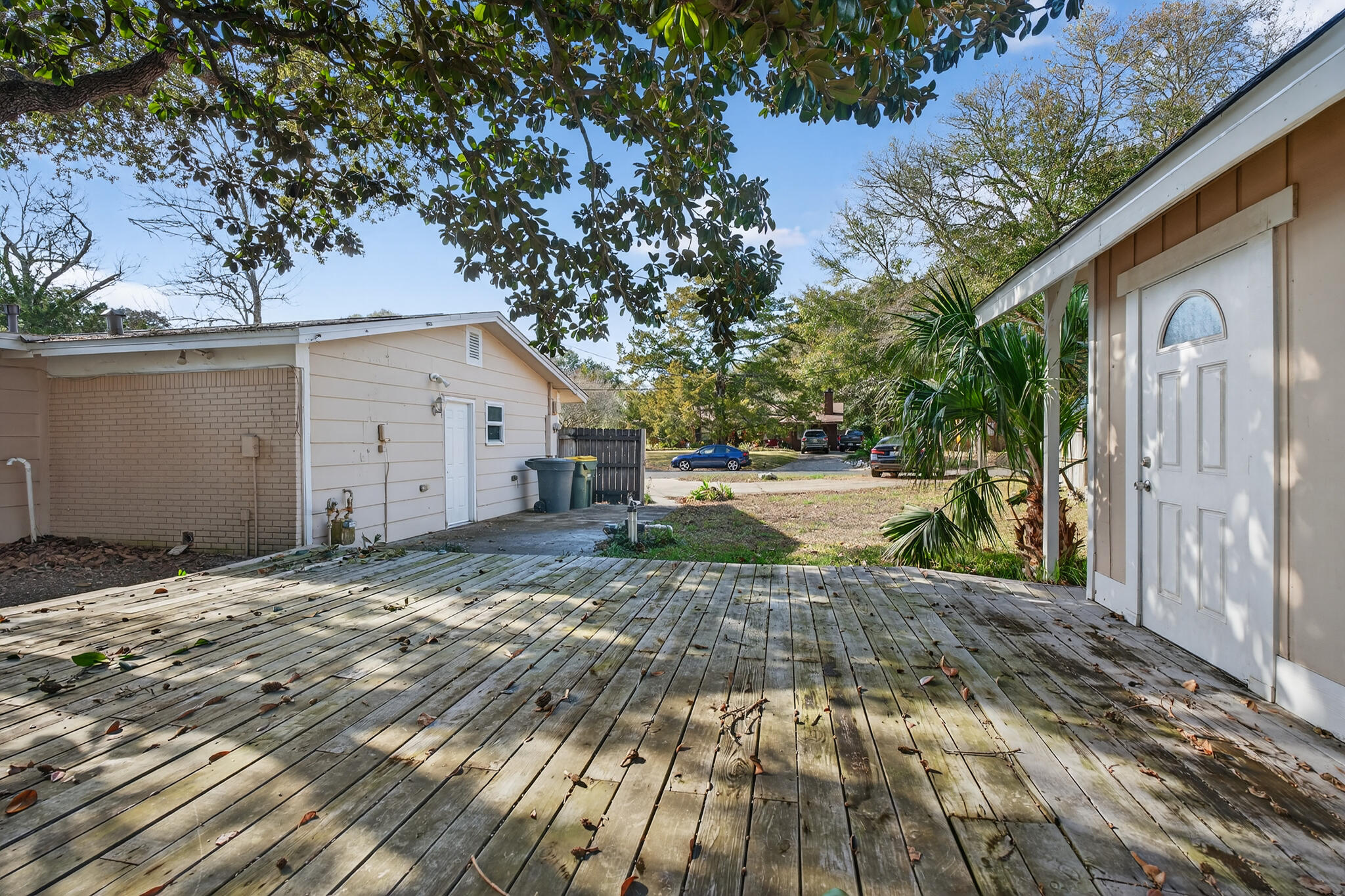 136 NW Robinwood Drive