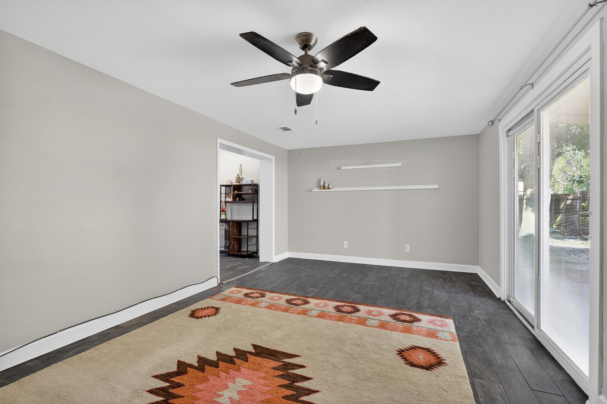 136 NW Robinwood Drive