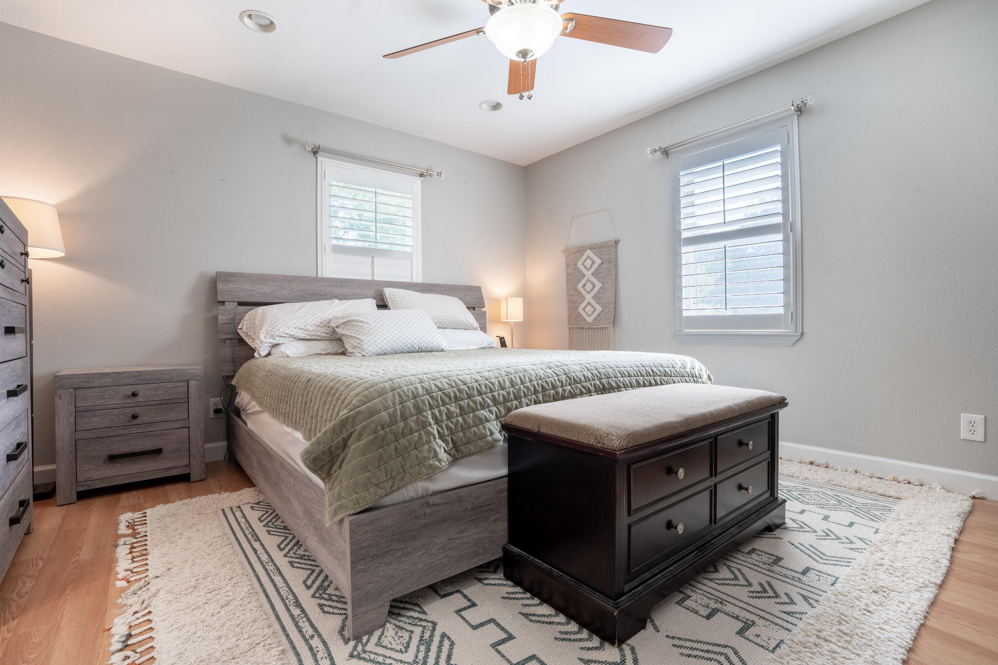 136 NW Robinwood Drive