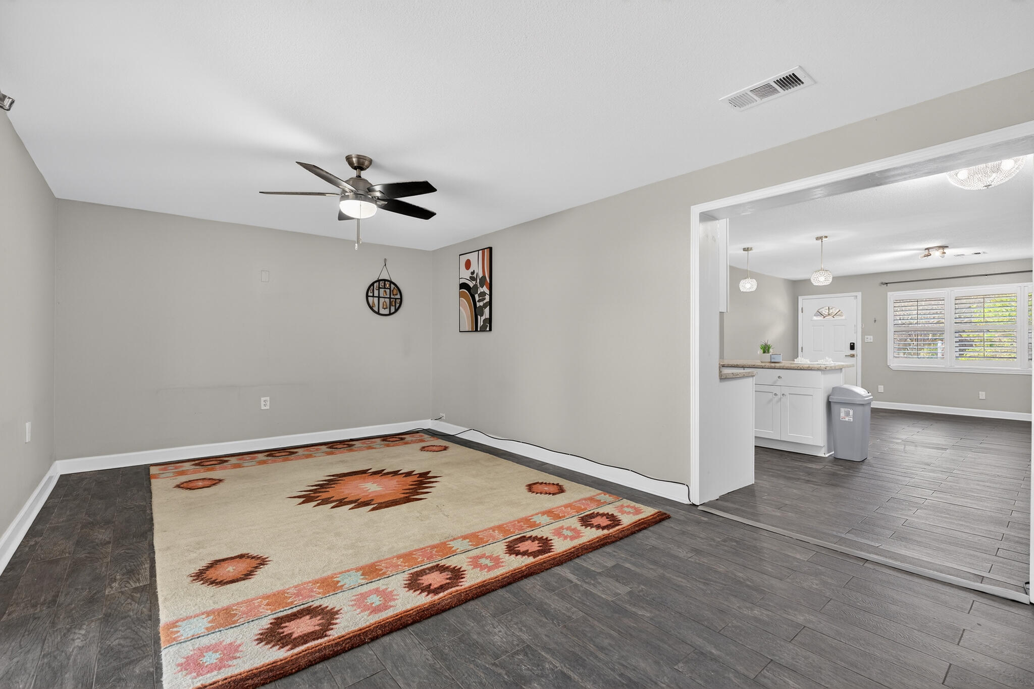 136 NW Robinwood Drive