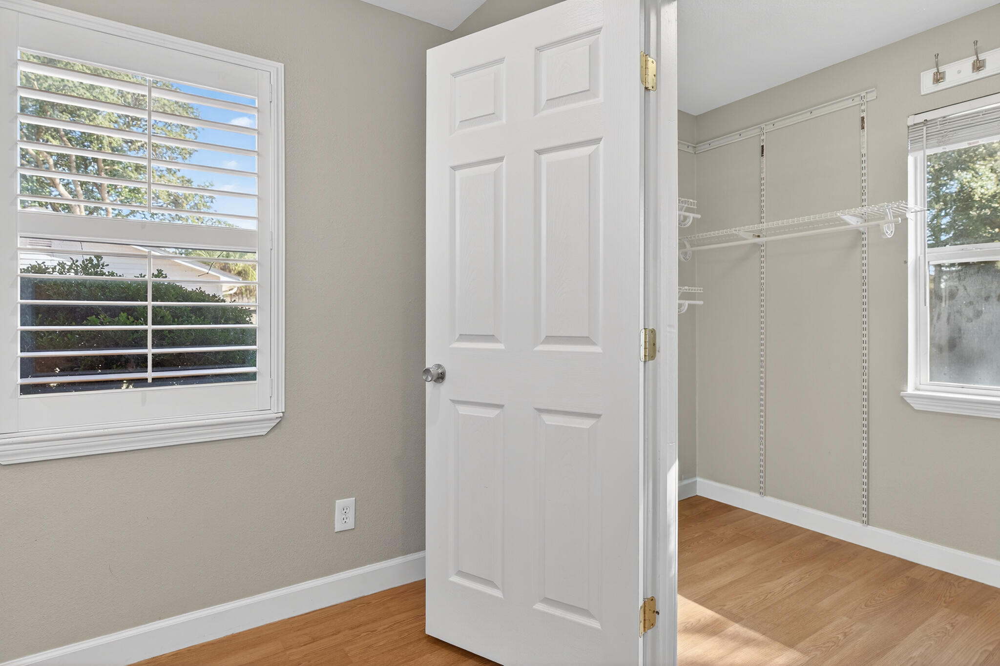 136 NW Robinwood Drive