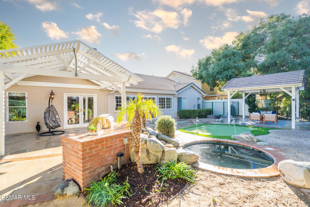 1607 Meadowglen Court