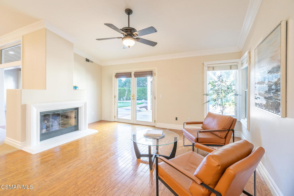 1607 Meadowglen Court