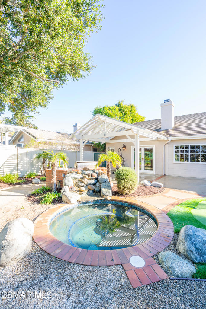 1607 Meadowglen Court
