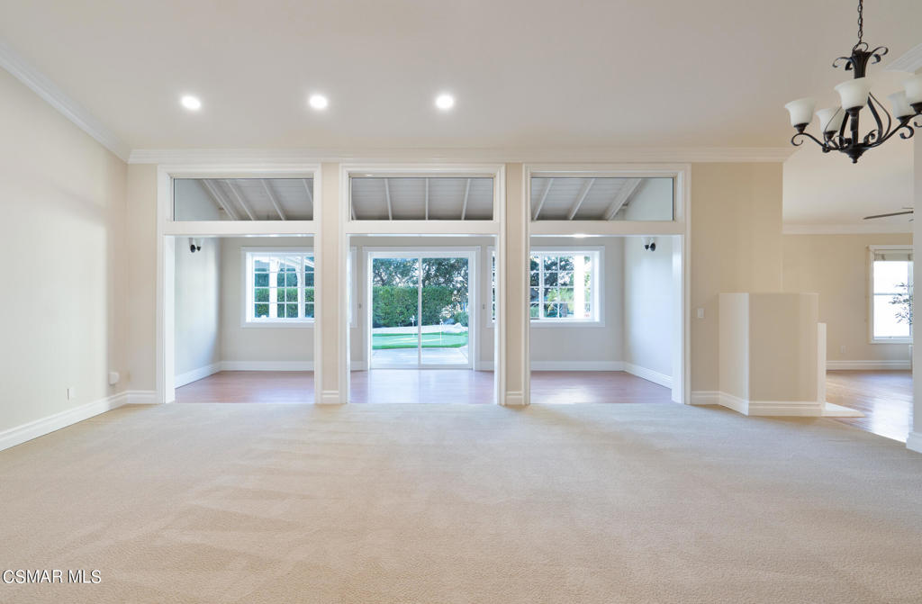1607 Meadowglen Court