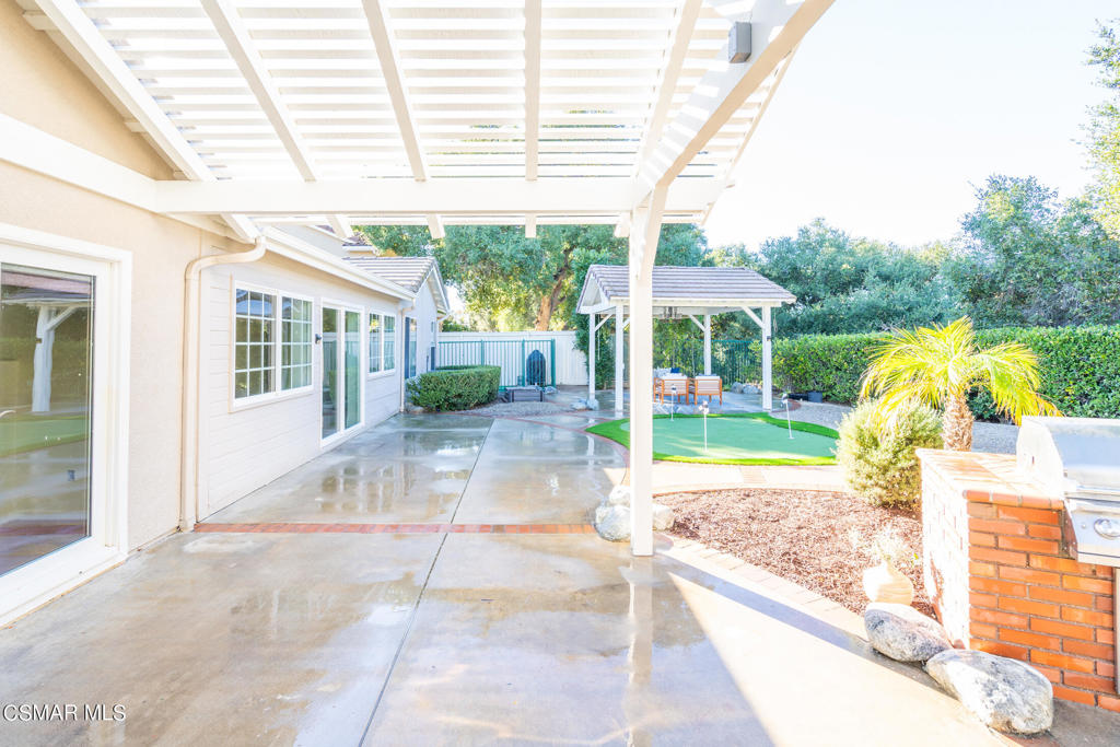 1607 Meadowglen Court