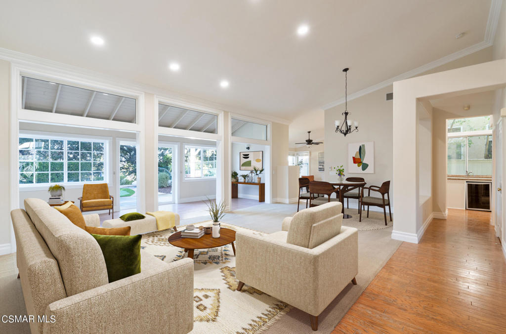 1607 Meadowglen Court