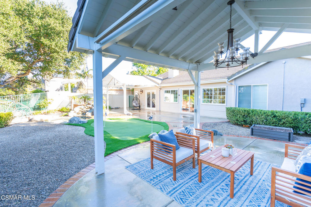1607 Meadowglen Court