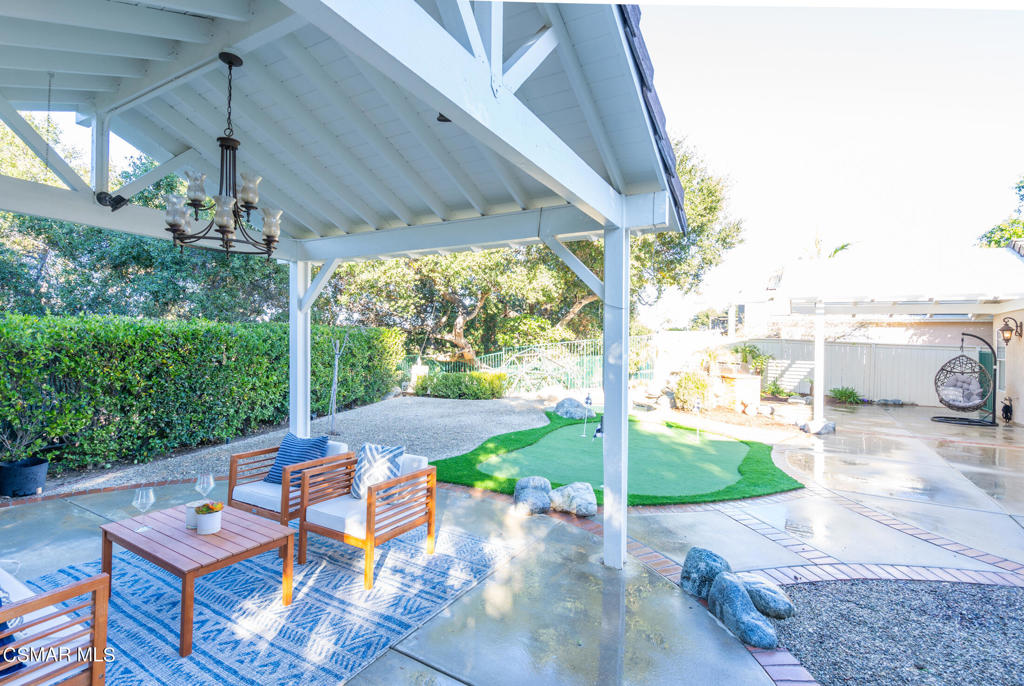 1607 Meadowglen Court