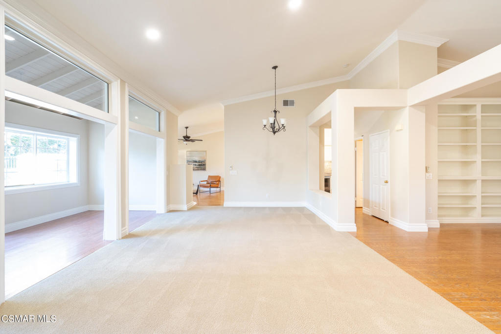 1607 Meadowglen Court