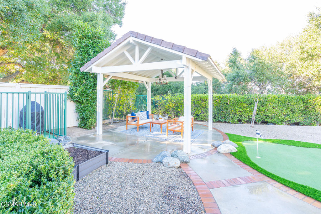 1607 Meadowglen Court