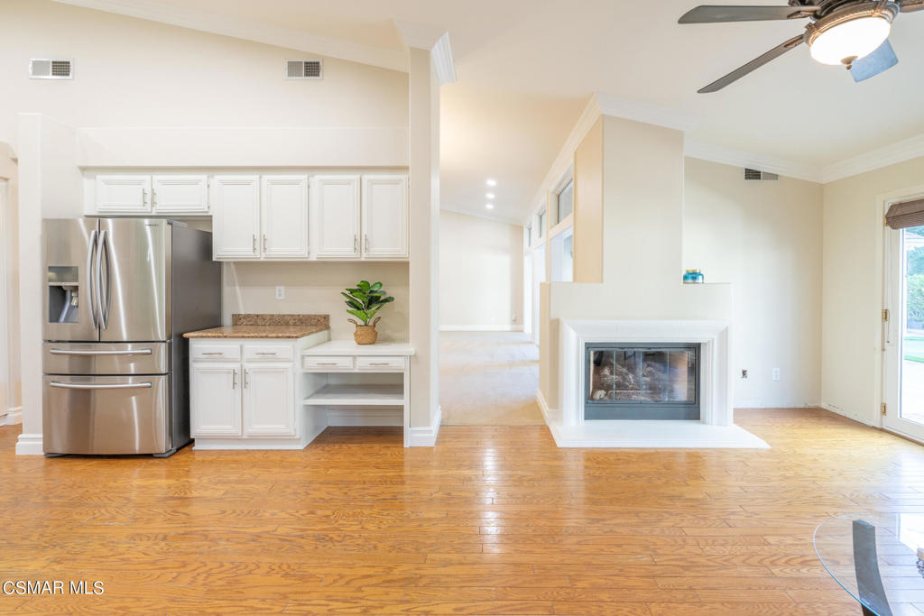 1607 Meadowglen Court
