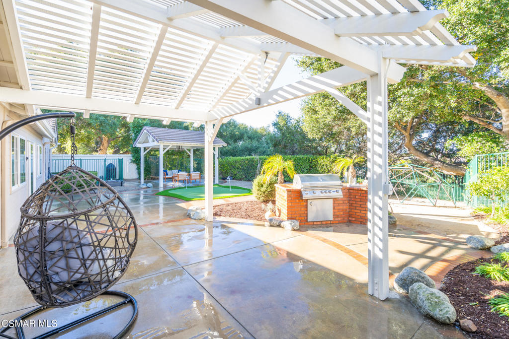 1607 Meadowglen Court