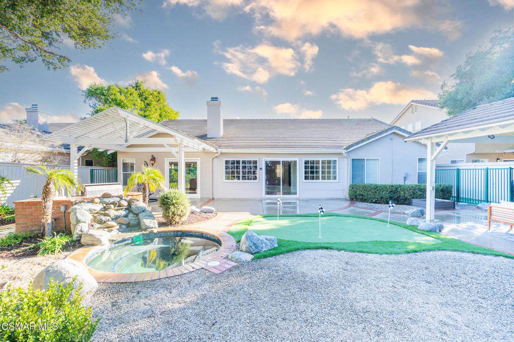 1607 Meadowglen Court