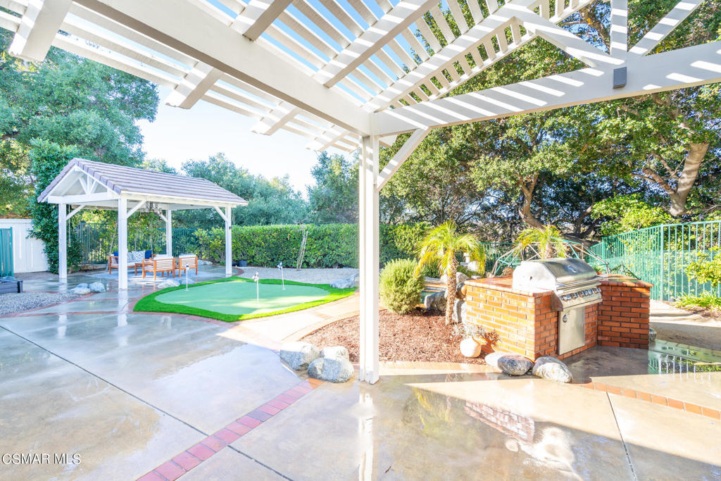 1607 Meadowglen Court