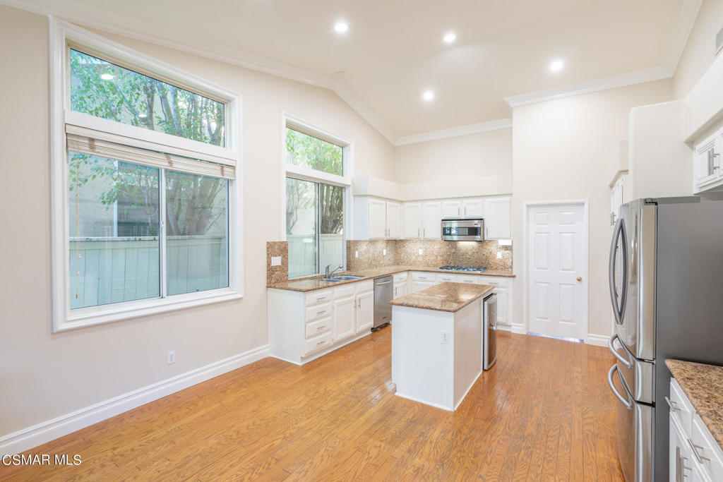 1607 Meadowglen Court