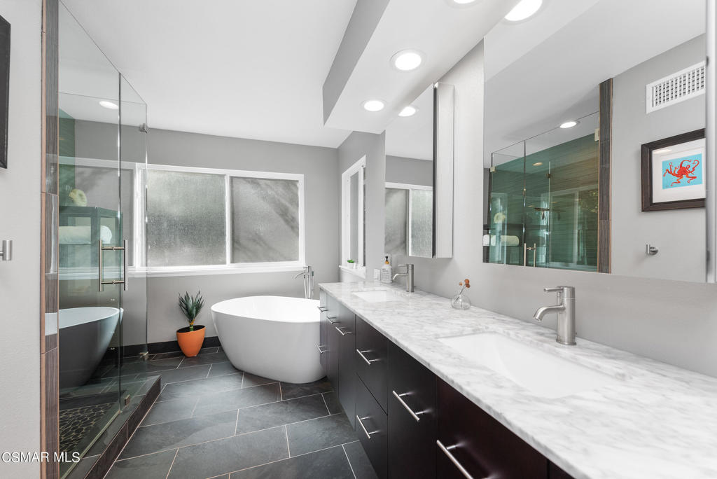 2085 Casual Court