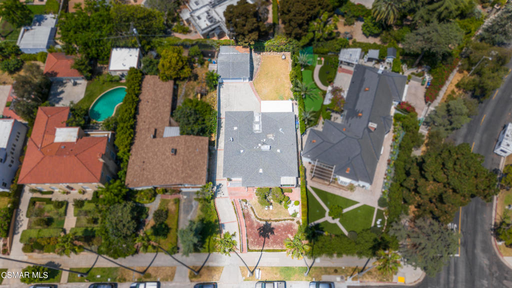 1205 S Wilton Place