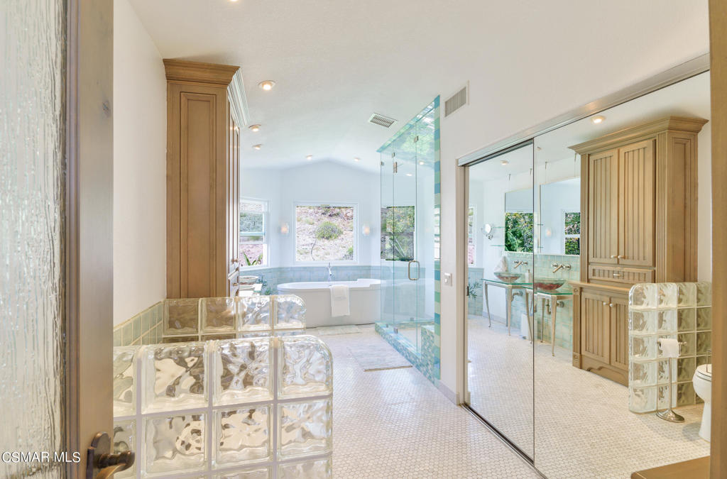 2217 Kirsten Lee Drive