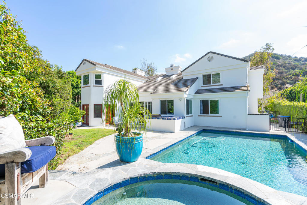 2217 Kirsten Lee Drive